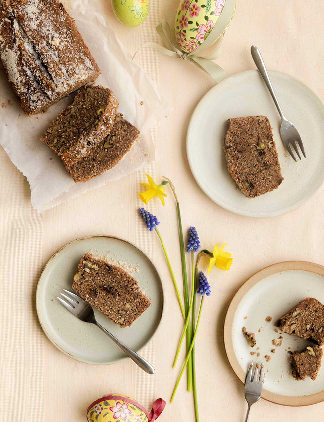 Frühlingshaftes veganes Bananenbrot für Ostern Frühlingshaftes veganes Bananenbrot für Ostern