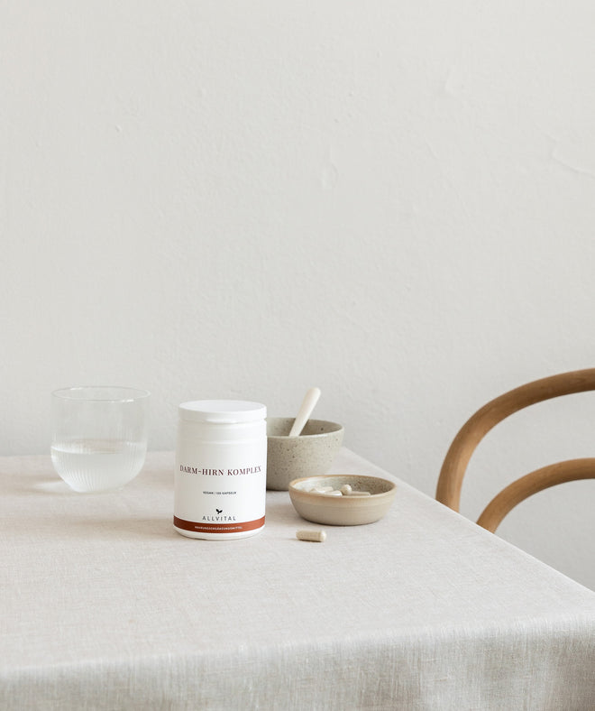 Allvital Darm-Hirn Komplex enthält L-Glutamin, Cholin und sekundäre Pflanzenstoffe aus der Katzenkralle und Lapacho. Für eine gesunde Darm- und Gehirnfunktion Allvital Darm-Hirn Komplex enthält L-Glutamin, Cholin und sekundäre Pflanzenstoffe aus der Katzenkralle und Lapacho. Für eine gesunde Darm- und Gehirnfunktion