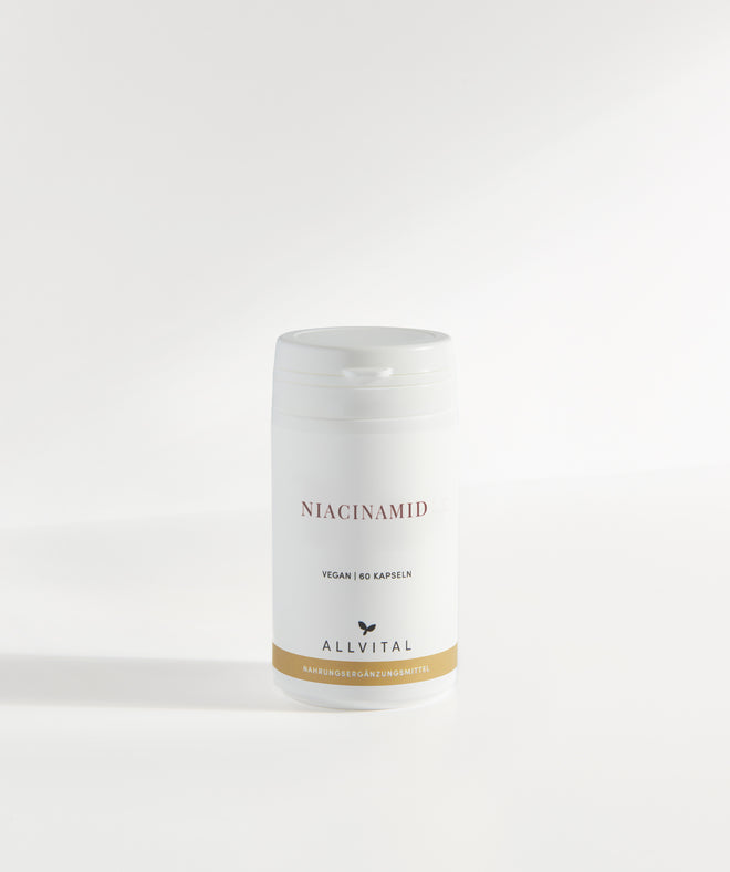 Niacinamid von Allvital enthält 500 mg Niacinamid pro Kapsel. Niacinamid fördert die Regeneration von Haut und Schleimhäuten. Niacinamid von Allvital enthält 500 mg Niacinamid pro Kapsel. Niacinamid fördert die Regeneration von Haut und Schleimhäuten.