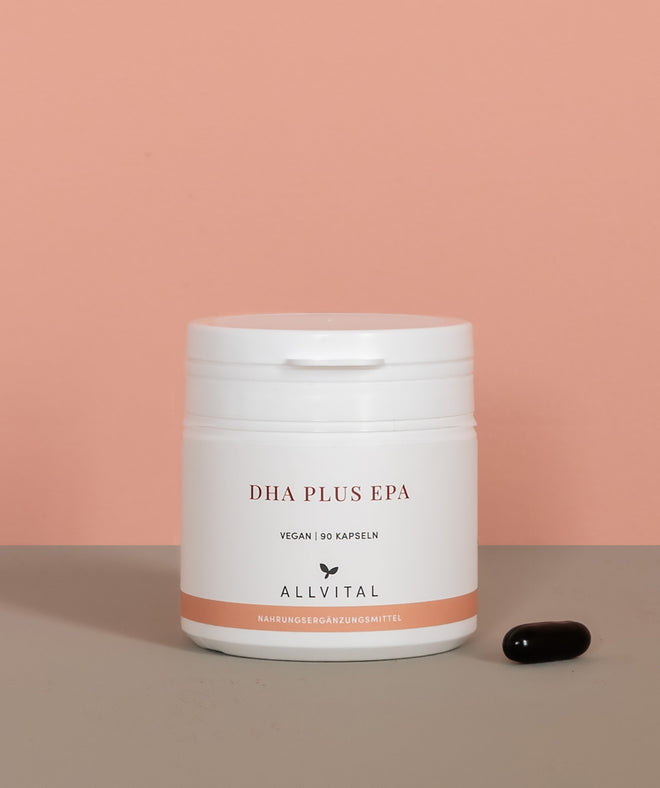 DHA plus EPA von Allvital. DHA und EPA tragen zu einer normalen Herzfunktion bei. DHA trägt zudem zur Erhaltung einer normalen Gehirnfunktion und Sehkraft bei.