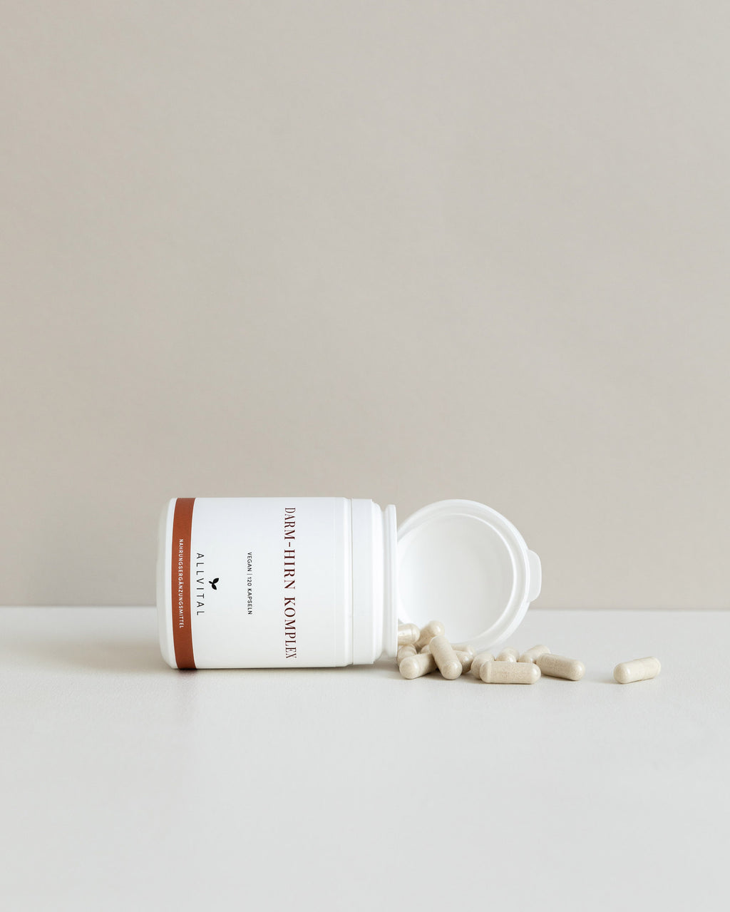 Allvital Darm-Hirn Komplex enthält L-Glutamin, Cholin und sekundäre Pflanzenstoffe aus der Katzenkralle und Lapacho. Für eine gesunde Darm- und Gehirnfunktion